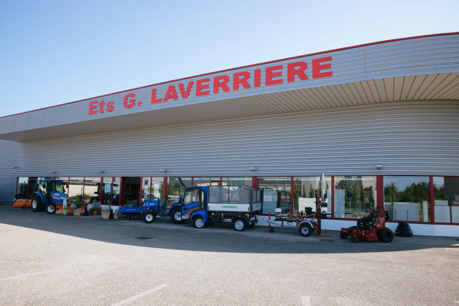 Devanture du magasin Ets G. Laverrière à Ornex