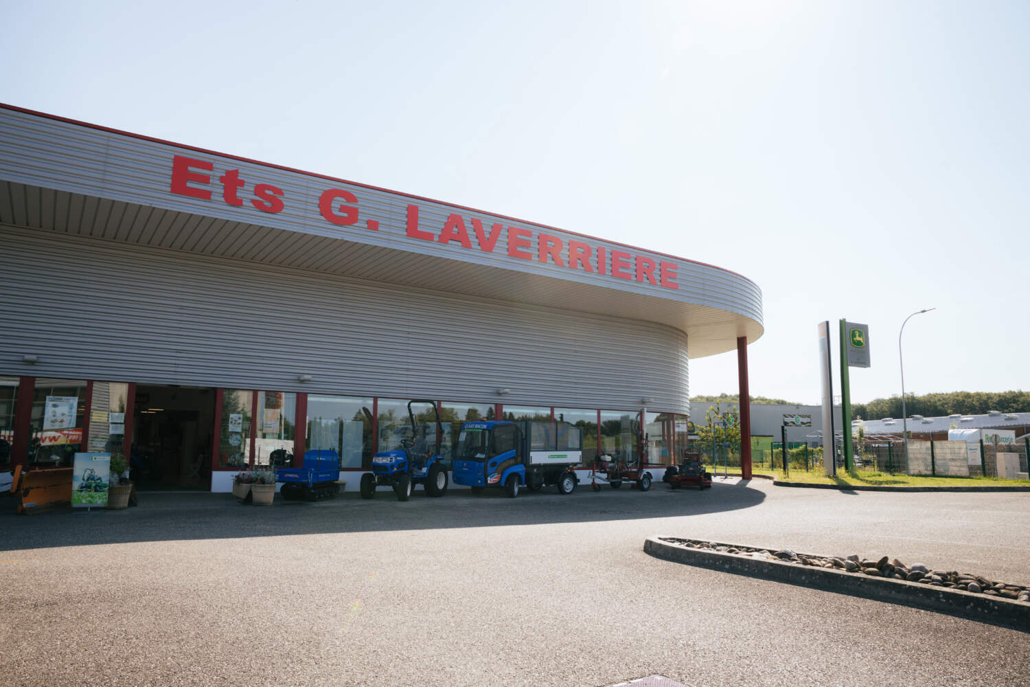 Magasin et atelier de réparation Laverrière à Ornex